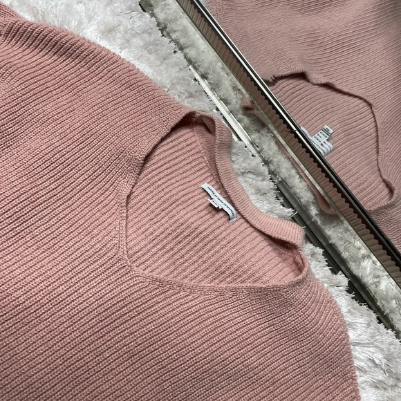 AE Sweater - Picture 4 of 6